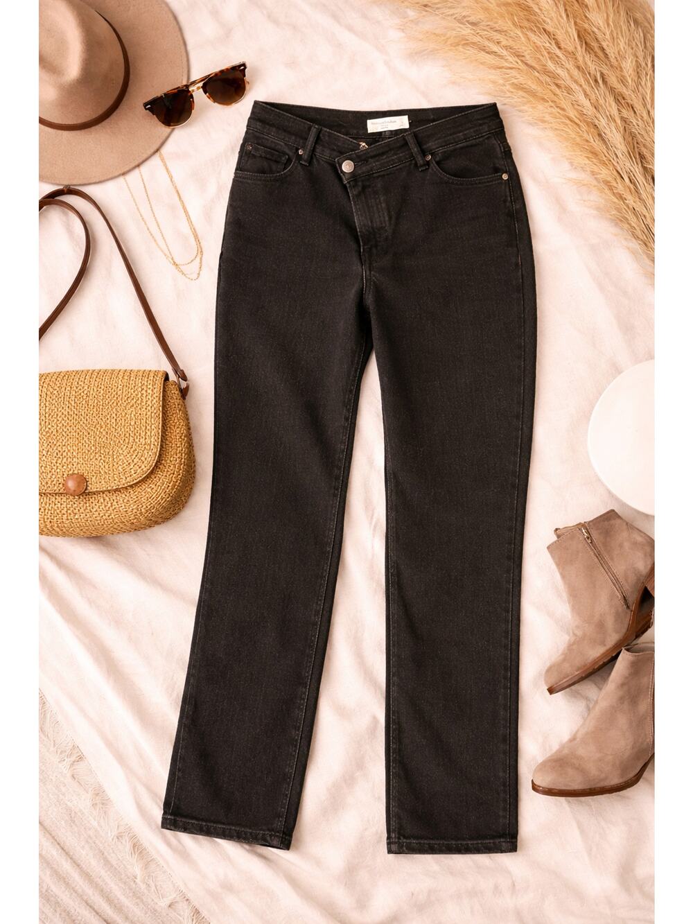 Abercrombie & Fitch Women's The Dad High Rice Criss Cross Jeans Black Size 27/4R